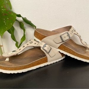 Pre-Owned Birkenstock Gizeh Sandal in Beige 40/9 Women’s